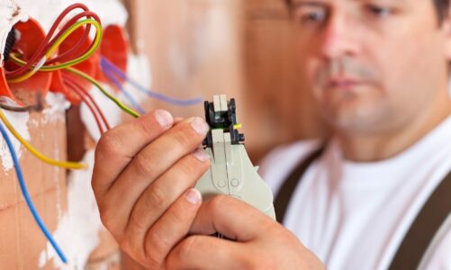 How to Choose a Knoxville Electrical Contractor